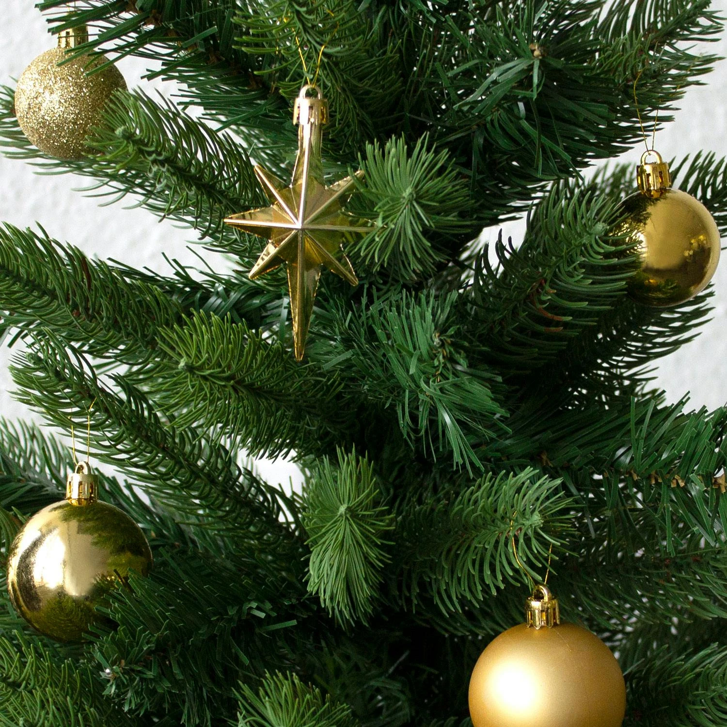 Wohaga Weihnachtsbaum 'DeLuxe' Künstlicher Tannenbaum Inkl. Baumständer Kunststoff/Metall Grün 7 Wohaga Weihnachtsbaum 'DeLuxe' Künstlicher Tannenbaum Inkl. Baumständer Kunststoff/Metall Grün – Bild 7