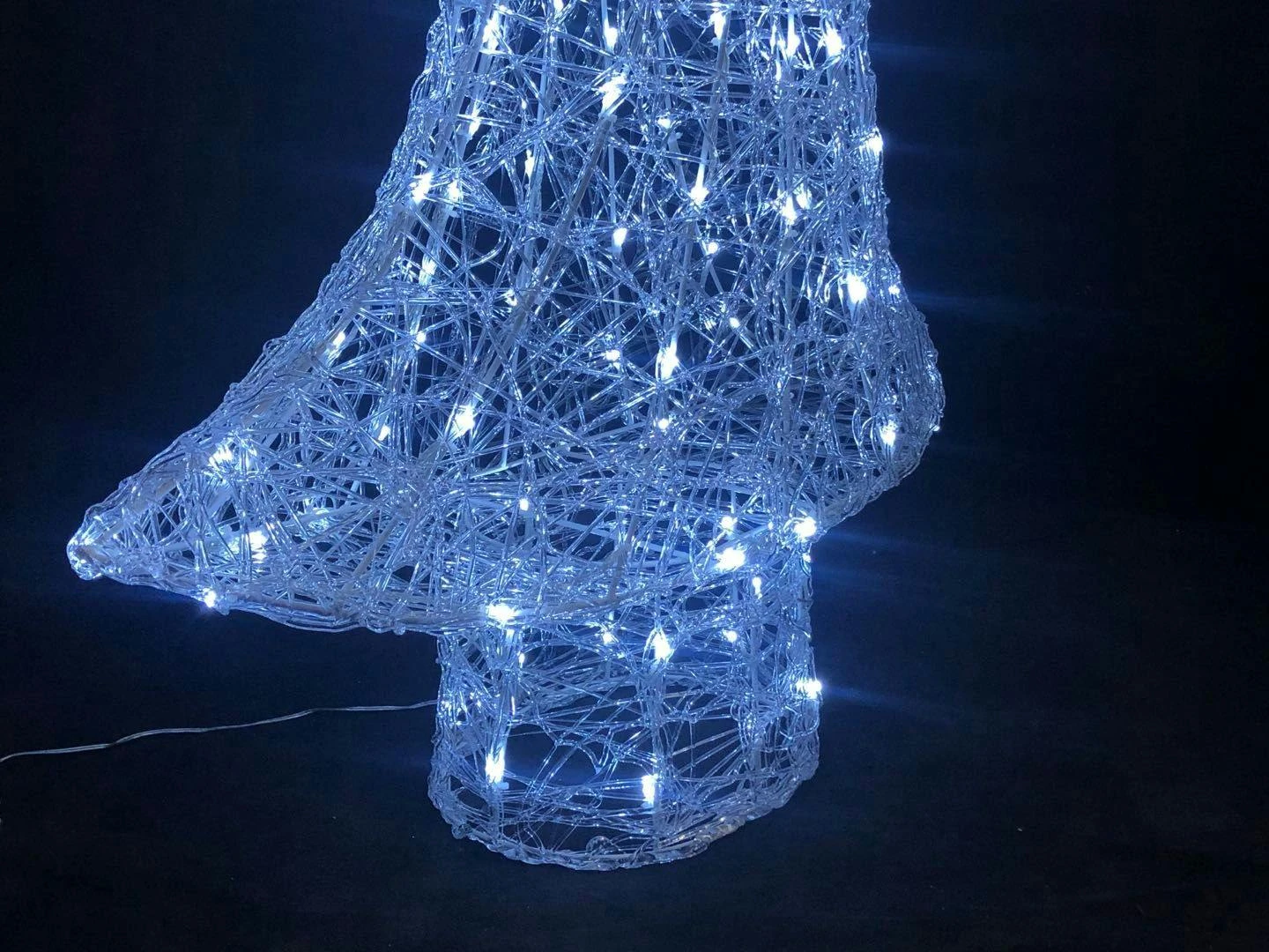 Tarrington House Acryl-Weihnachtsbaum, Kupfer/ PVC, 85 X 25 X 150 Cm, 160 LED, 3.6 W, Kaltweiß 6 Tarrington House Acryl-Weihnachtsbaum, Kupfer/ PVC, 85 X 25 X 150 Cm, 160 LED, 3.6 W, Kaltweiß – Bild 6