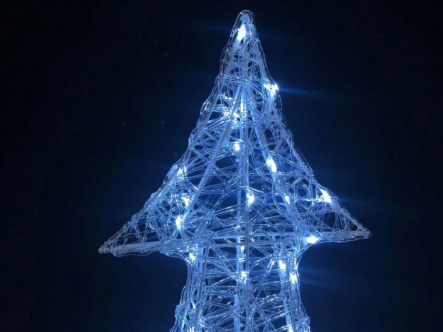 Tarrington House Acryl-Weihnachtsbaum, Kupfer/ PVC, 85 X 25 X 150 Cm, 160 LED, 3.6 W, Kaltweiß 7 Tarrington House Acryl-Weihnachtsbaum, Kupfer/ PVC, 85 X 25 X 150 Cm, 160 LED, 3.6 W, Kaltweiß – Bild 7